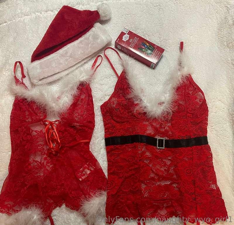 About to be naughty…stay tuned for pictures and video💋 🧑‍🎄
