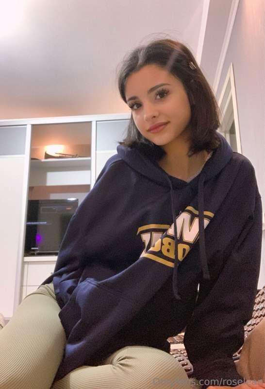 It’s getting cold outside 🥶 can you warm me up please? 🙈😊