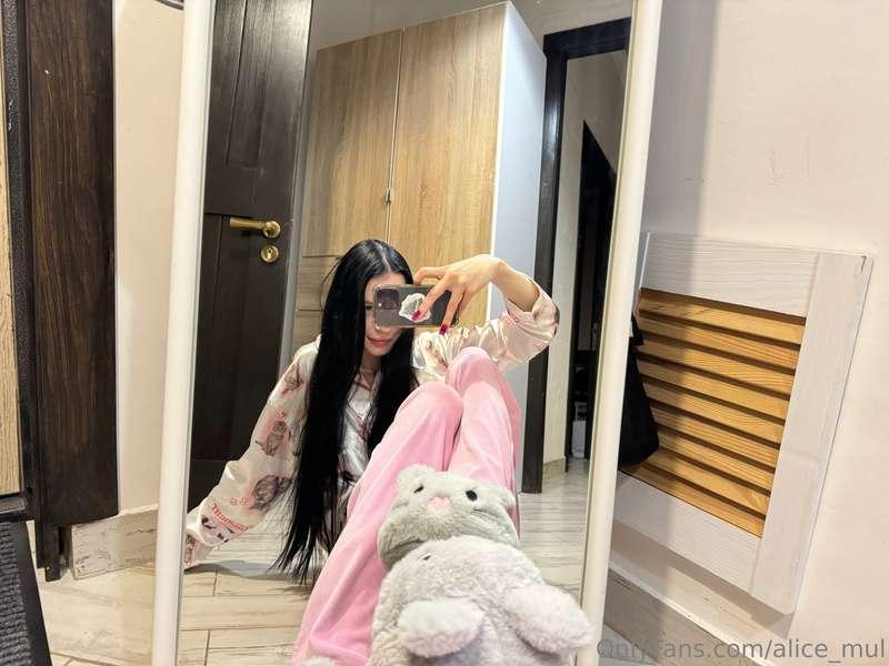 Pink and cute! Agree?💗