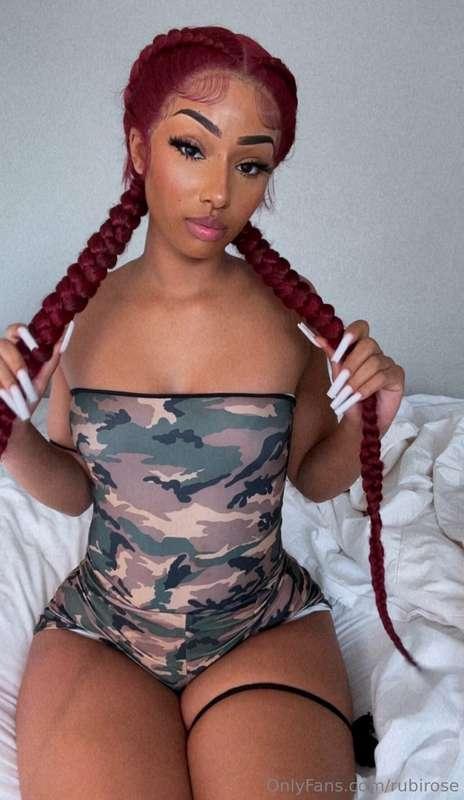 DM ME A 😈 IF YOU WANT FREE NUDES 🆓