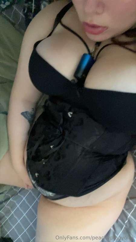 peachypiggyoink image #2