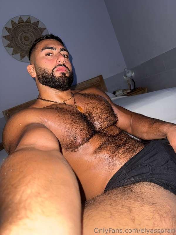 sit on daddy's lap😈