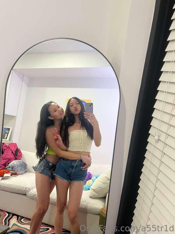 going live tomorrow night at 7 pdt with Sakura😈😈catch us the..