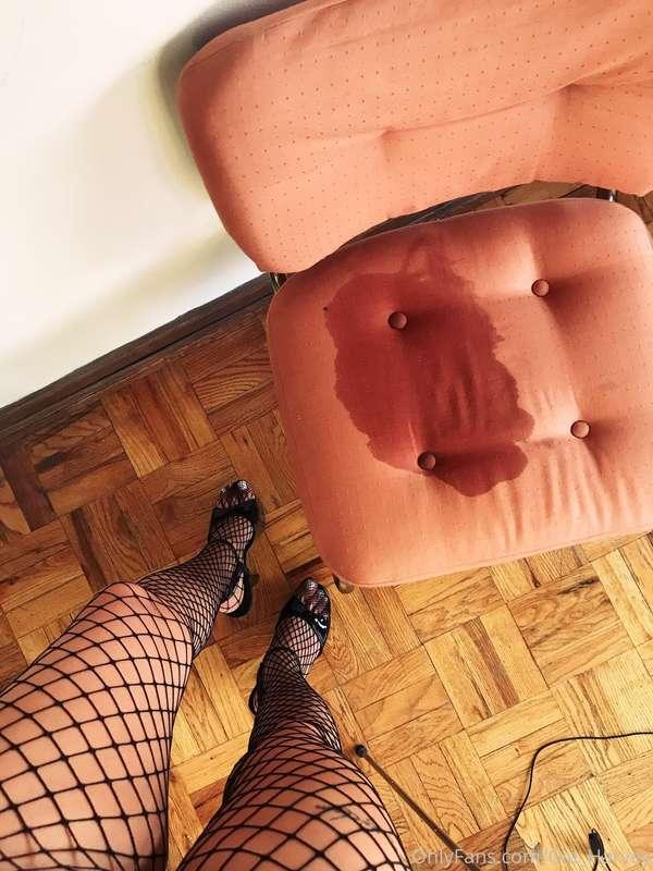 Want to see a video of me completely ruining my chair by squ..