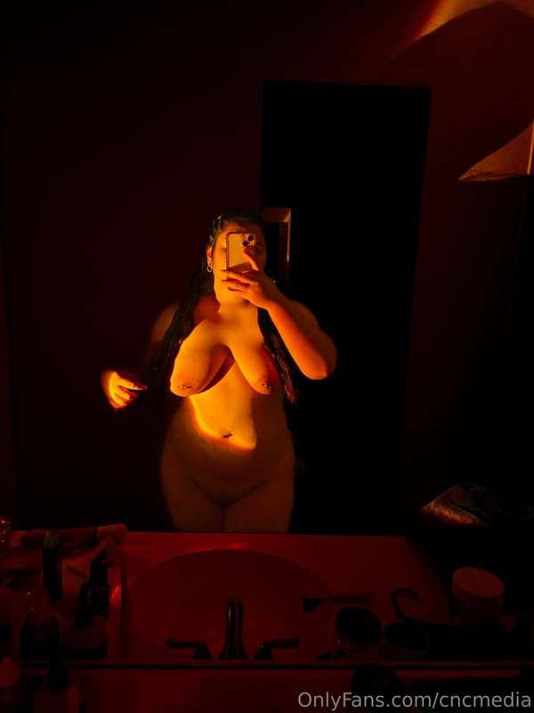 time for a sunset shower after getting so dirty 🤭