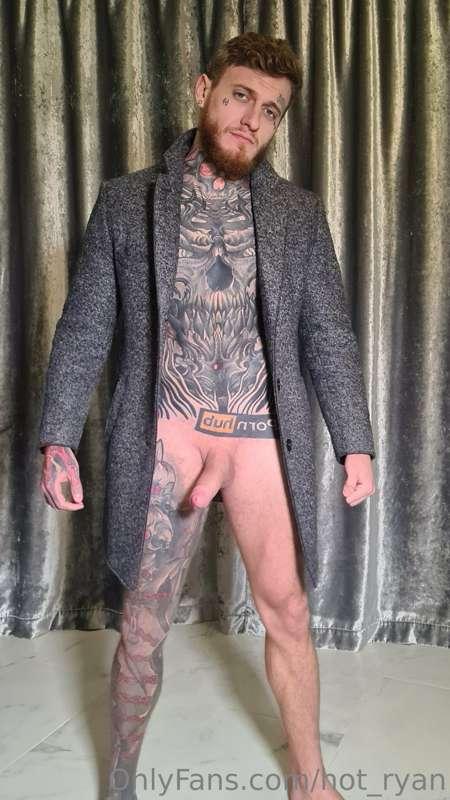 Do you like my new outfit? 😈