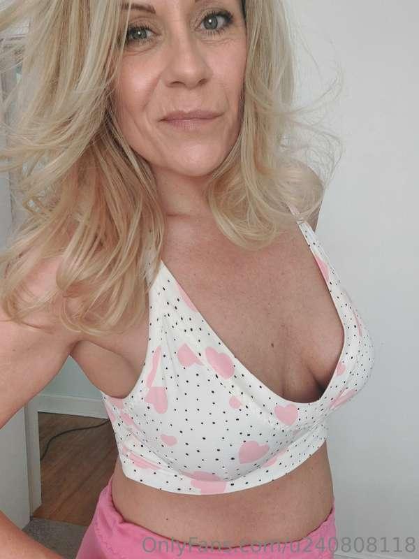 Dripping pussy. squirt orgasm.  You're going to want my puss..