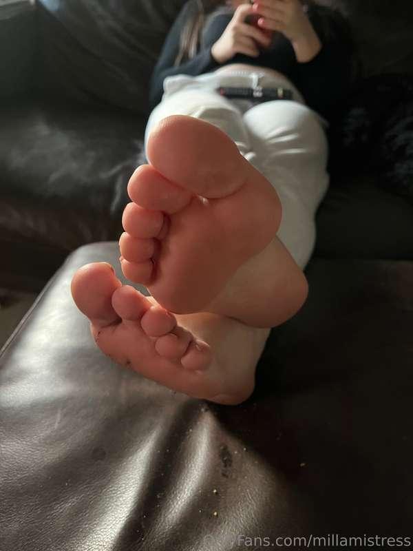 On your knees ! Slave 🖕
