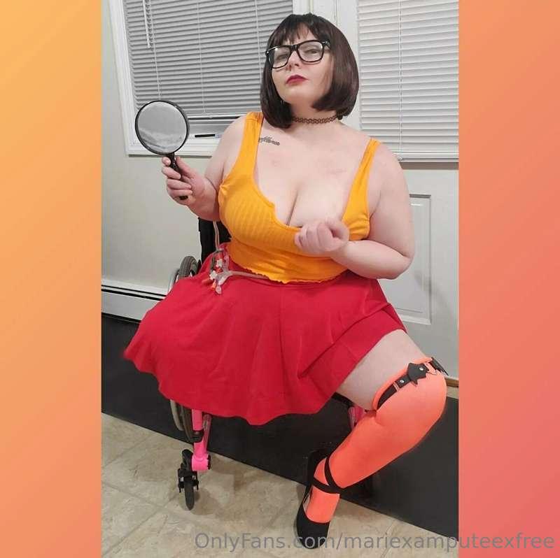 ⚫TIP $25⚫ for 22 minutes of 🧡Velma Dinkley🧡 taking a break f..