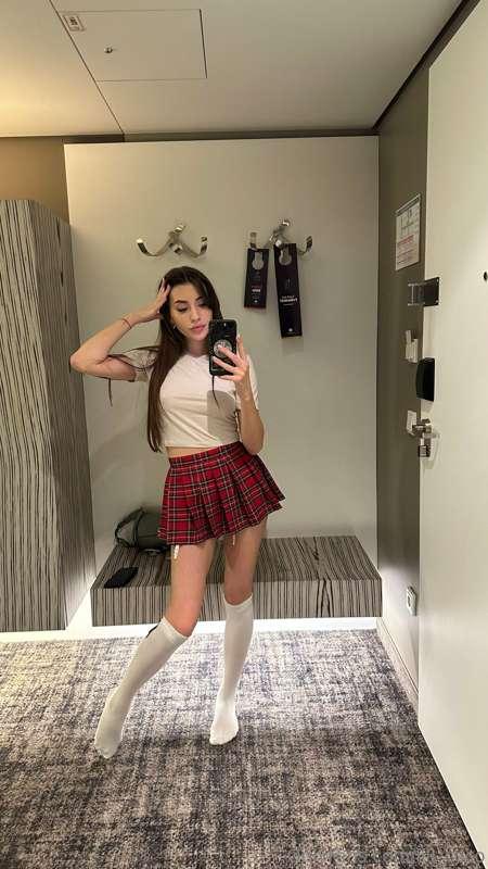 You want an obedient girl in a short skirt? Leave 😈 if you d..