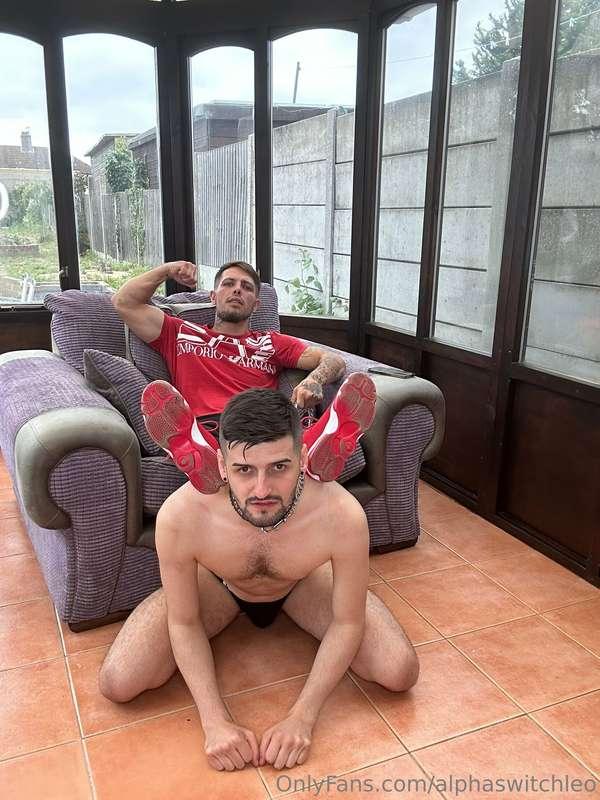 Being a foot stool for @cashkingcallum  😈🙇‍♂️