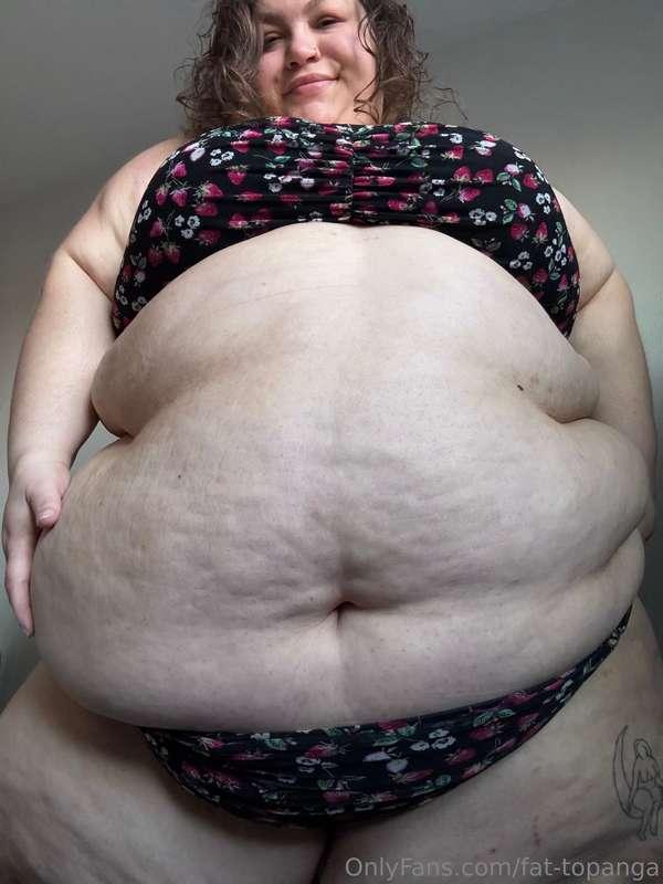 i know the perf belly for you to smush your face into 👀 😌