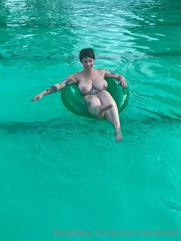 Come join me the waters nice 😊💦
