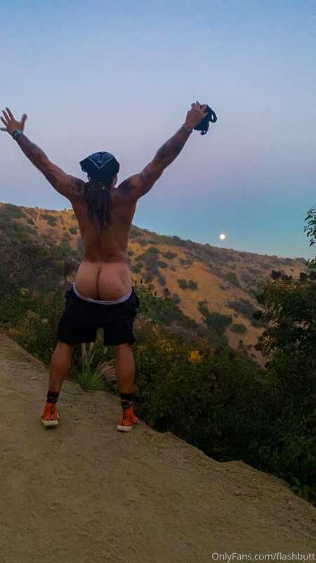 Take me back to the perfect view.👀