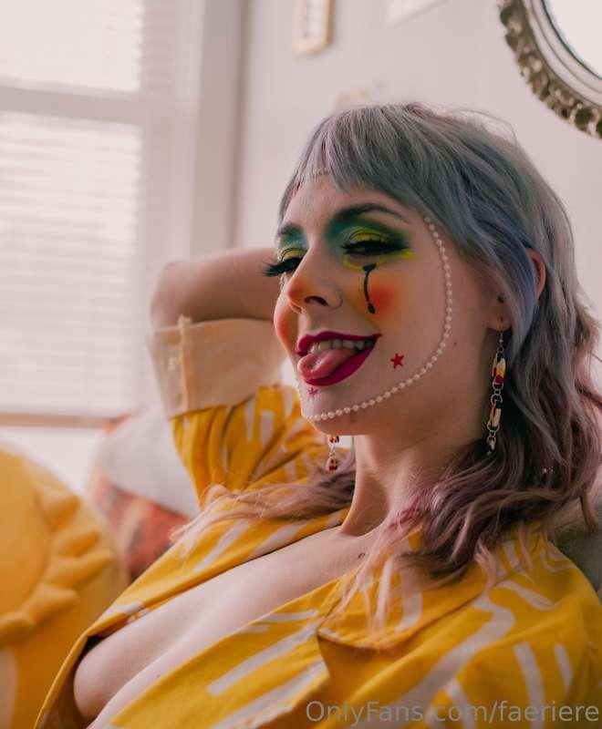 How do we feel about clown girls?
Do they make you nervous?