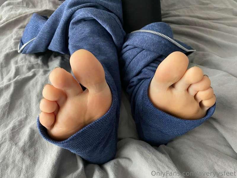 averyysfeet image #1