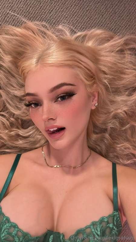 <3