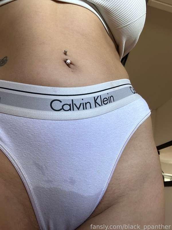 My wet Calvin Klein 😏

#pee #piss #pee #piss #peeing #pissing #omo #pussy #desesperatepee #wet #wetting #watersports 