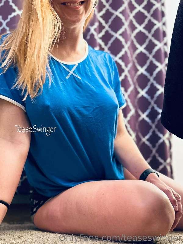 Early titty peek 🫣