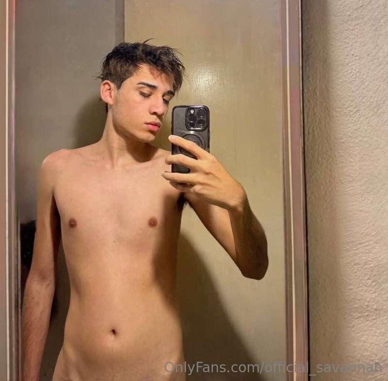 🔥FREE ACCESS NOW🔥Hey babe, I’m @kevvoff — your next obsessio..