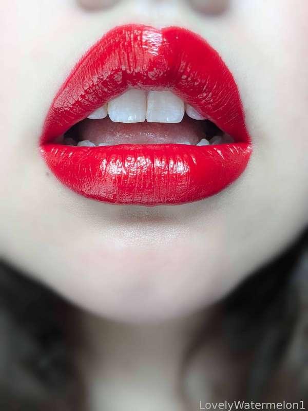 This is the perfect shade of the blood moon, so seductive and bright. 🩸🌕 I know you're absolutely mesmerized staring at my lush round lips.... They'll ruin you with every kiss, teasing you just enough to have you leaning in closer, craving more. ❤️ 

#FYP #LipstickFetish #Lipstick #Lips #LipGloss #MouthFetish #Mouth #Oral #Tongue #Tease #UpClose #Kisses #LovelyWatermelon1 #MoodyWatermelon1