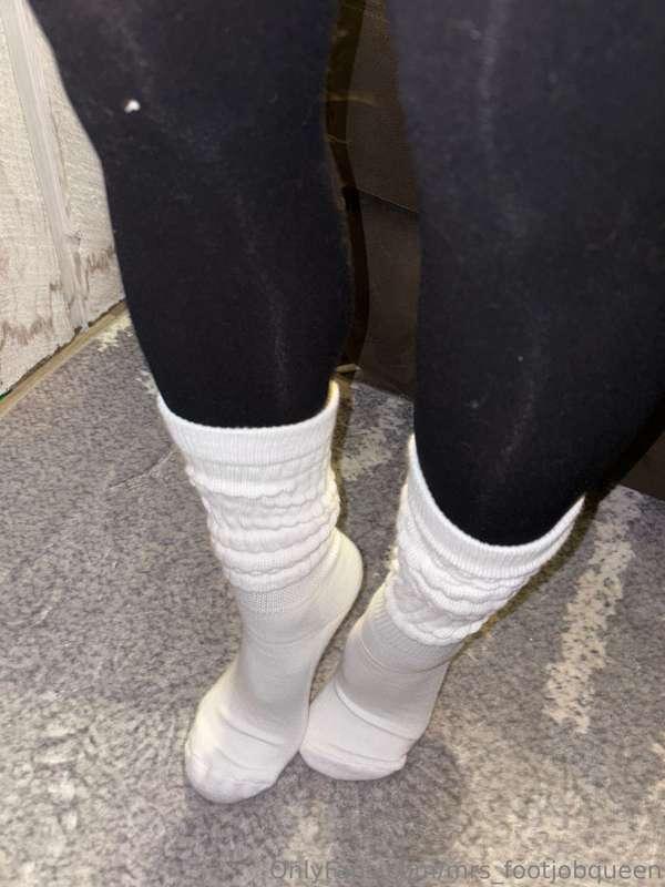 mrs_footjobqueen image #3