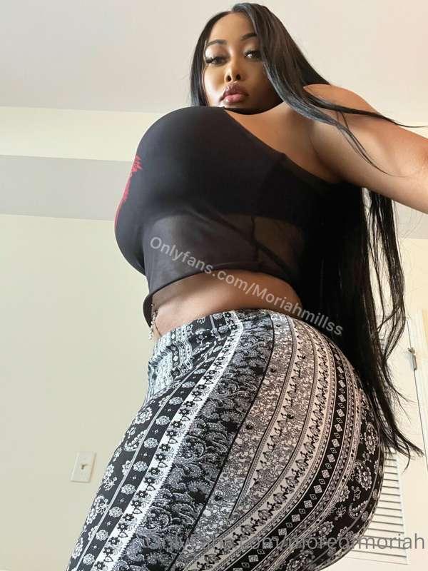POV: This is your view before I sit on your face 🤤 Get ready..