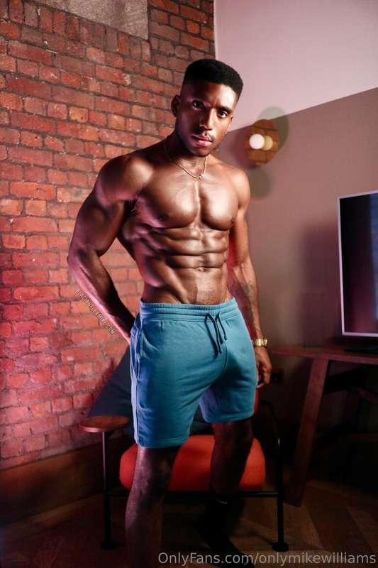 My personality shown in a photo carousel 😂