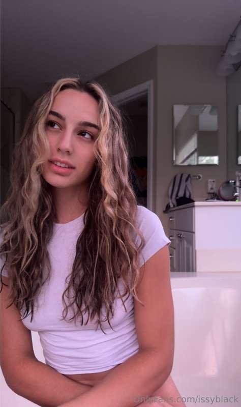 You want to look away… but we both know you won’t, good boy ..