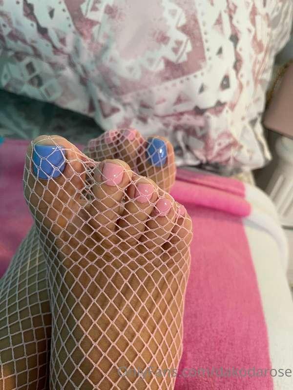 Feet pic photo dump for the 👣 lovers🤭