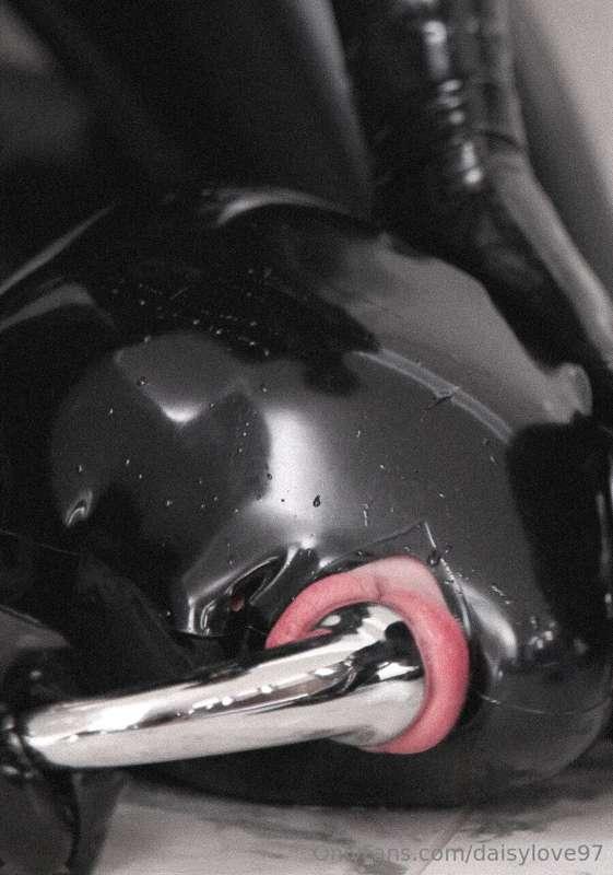 a little throwback from my trip to film with @latexvespa for..