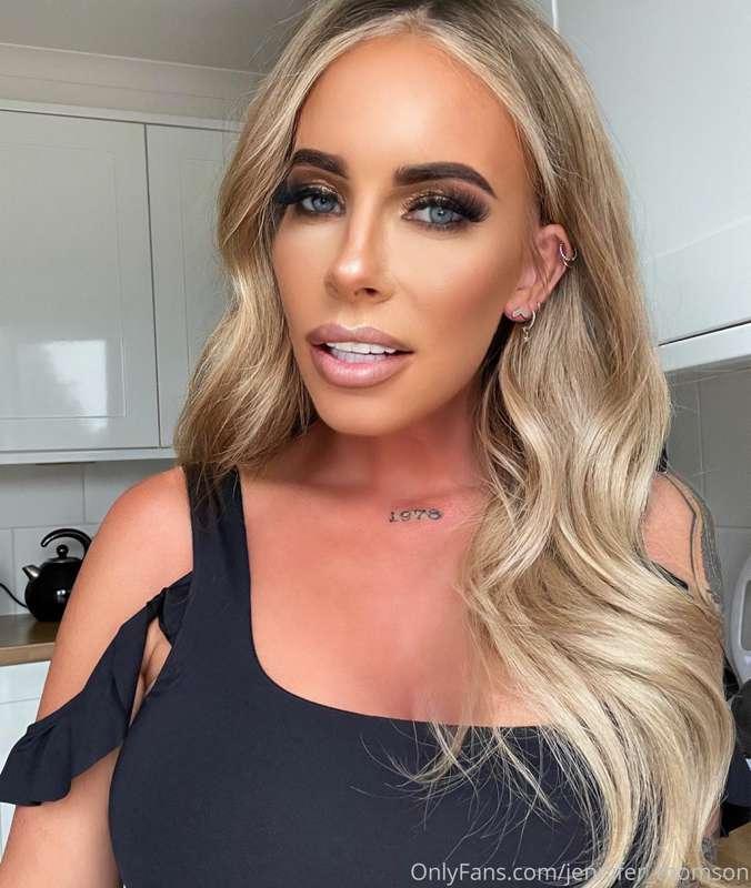Good afternoon boys & girls 🖤🖤