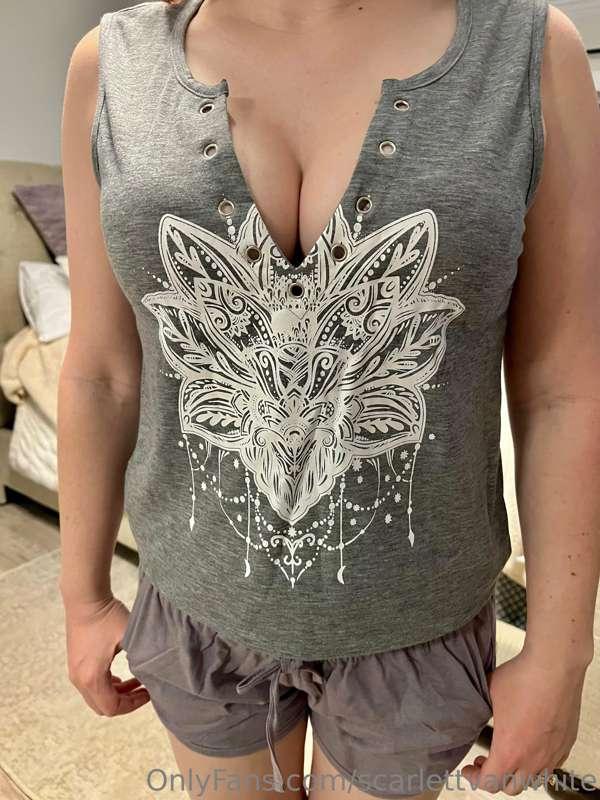 I absolutely LOVE these new shorts and this new shirt I got ..
