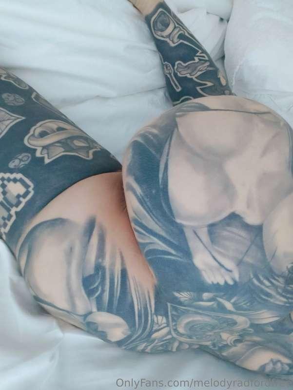 I took these nudes this morning in bed 💦
