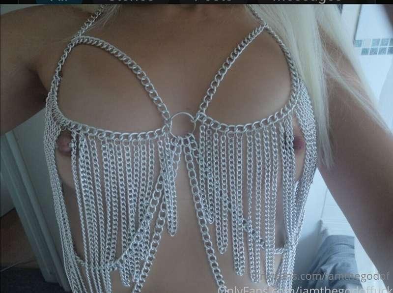 Boobs 🤩