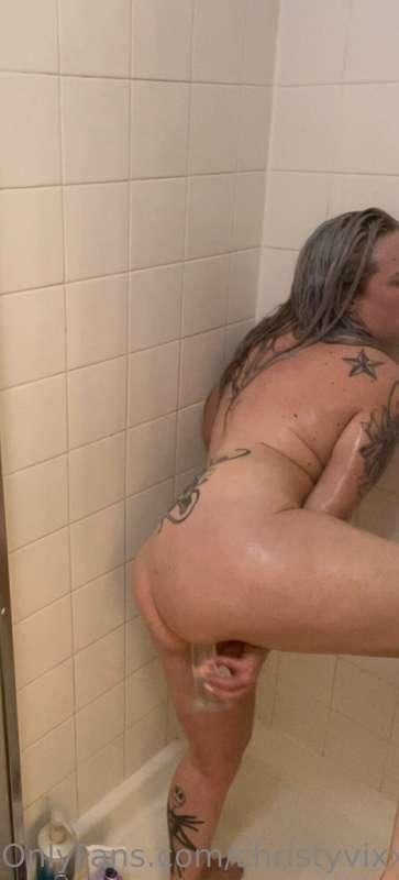Do you wanna play with me in the shower daddy?! 🚿🧼