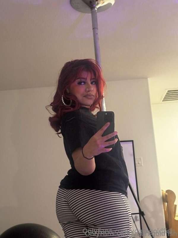 you hungry?? 🍑🙈