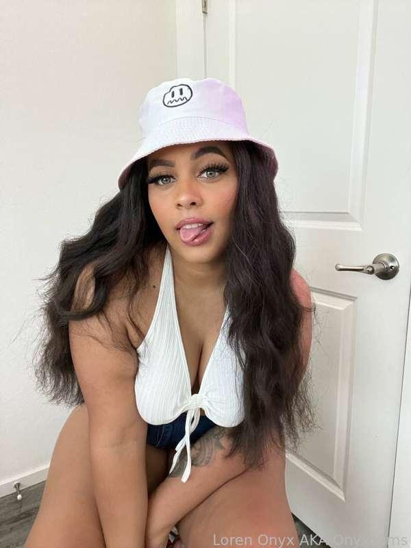 onyxcums image #0