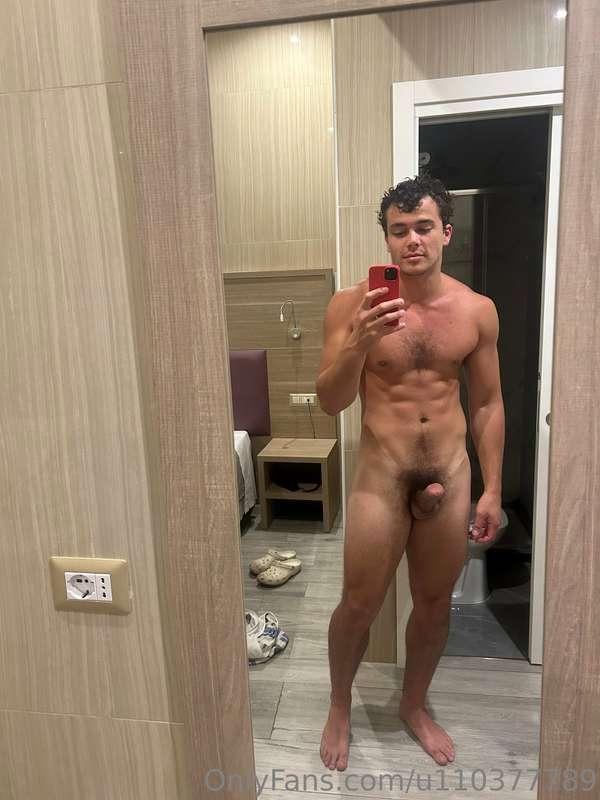 connorbottoms image #1