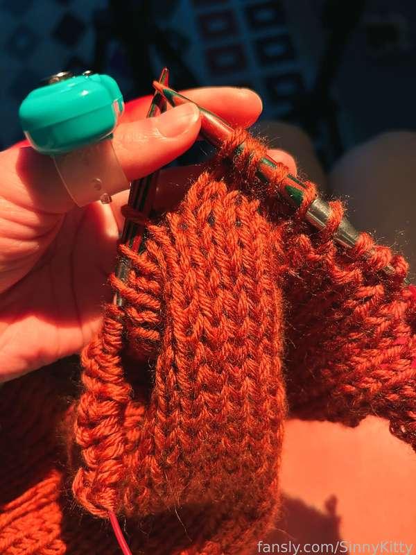 This is me knitting a cardigan as a gift, I love this persimmon color so much 🍂🍁 autumnal and warm 🧶 And to you as a gift my pussy 😘😄 How is your day going? 

• #fyp #pussy #tiktok #ass #tits #young #teen #petite #naughty #video •