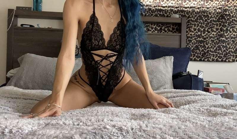 Come a little closer 🥵