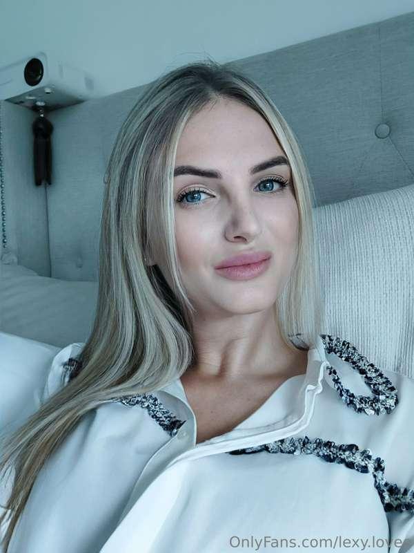 Happy Saturday.... Do you have a free weekend?

Let's hang o..