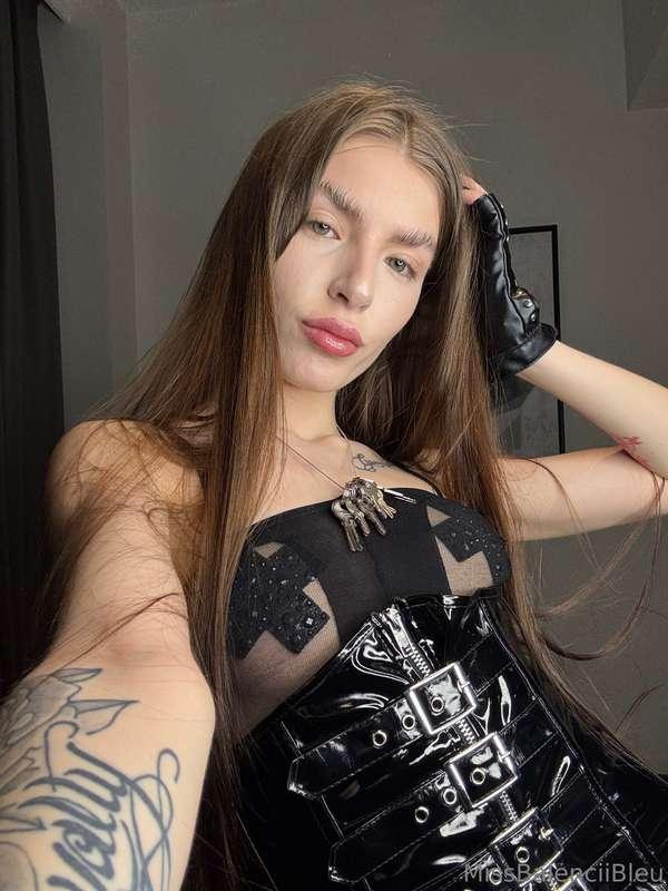 Good Morning Servants🫰🏼 First to Tip $33 on this post gets a..