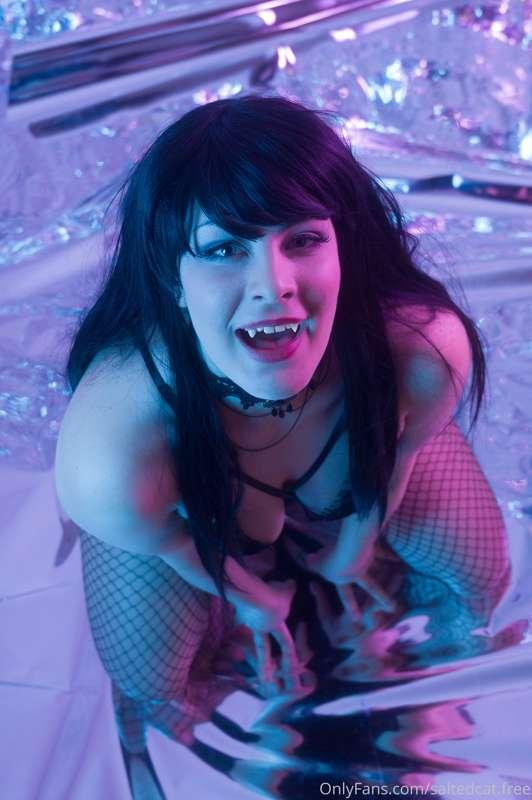 Welcome to my FREE onlyfans! ∠( ᐛ 」∠)＿ Here you'll have acce..