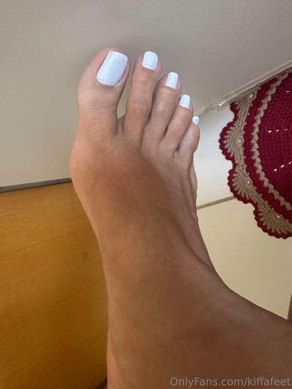 New perfect white pedicure