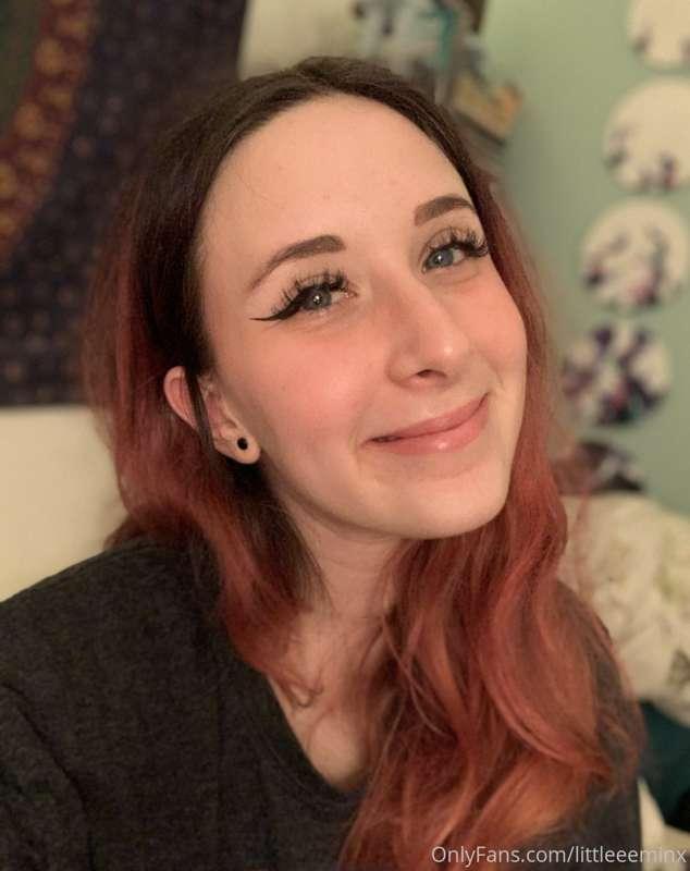 Just an older photo with no glasses and lashes <3 hope that'..