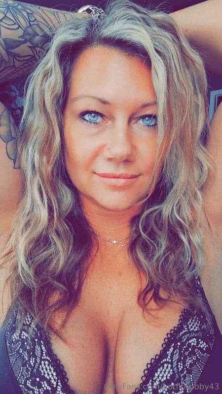 Make sure to go check out @hotfitchick34 new VIP Page @hotfi..