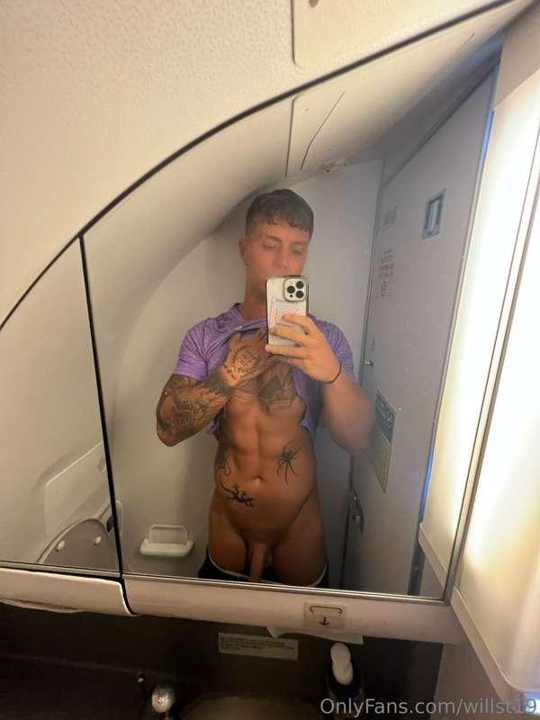 Who would join me in the plane ✈️ bathroom?