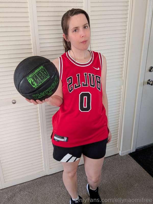 Let's play some b ball: https://onlyfans.com/1929080734/elly..