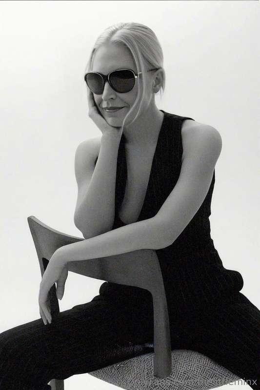 The power of a good photographer means I look barely recogni..